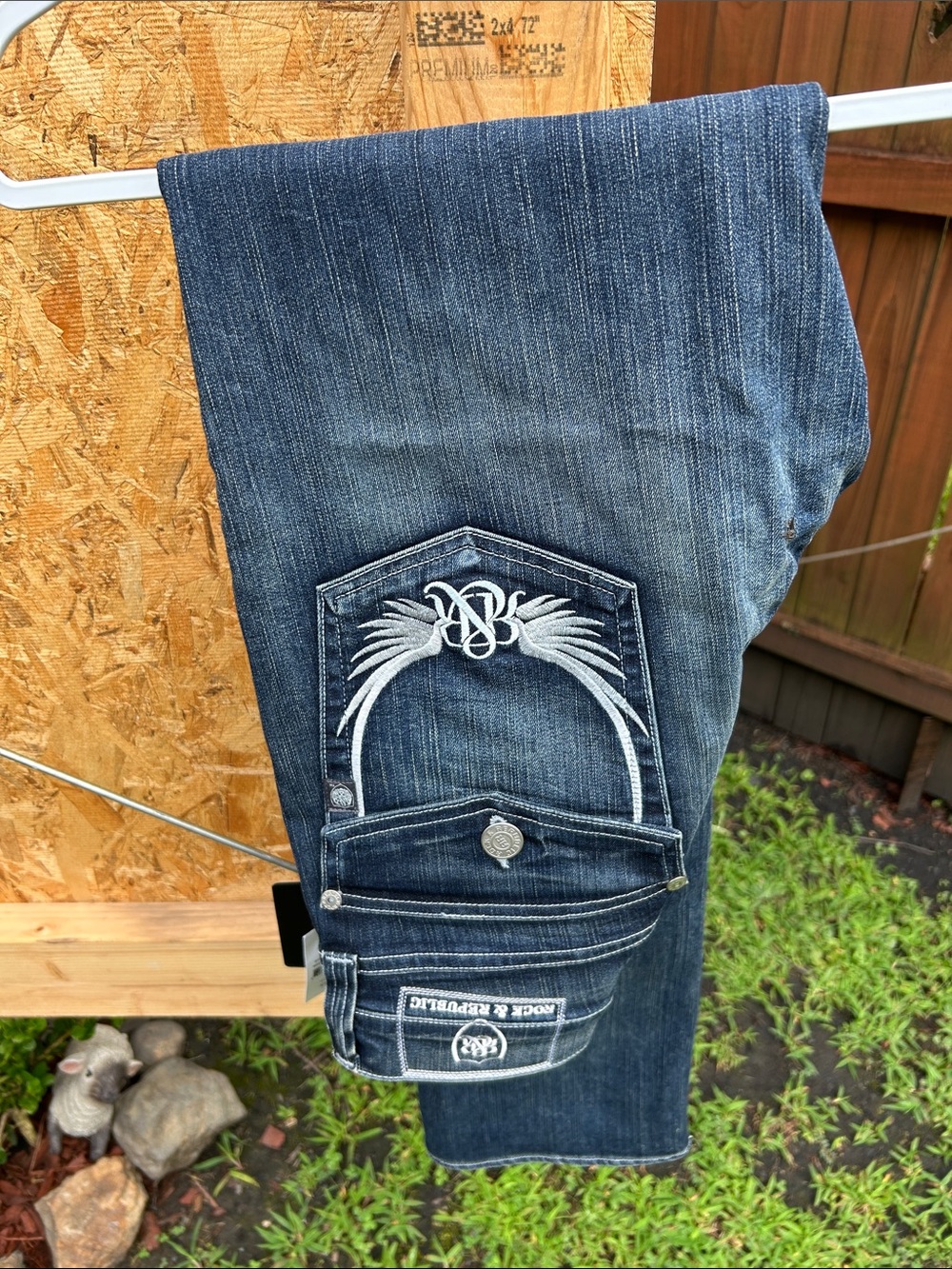 Rock & Republic Dark Indigo Bootcut Jeans with White Embroidery